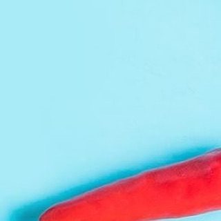 نستخدم اجود انواع الفلفل ونصنعه لكم بكل حب .. معجون الفلفل الحار المنتج من تصوير المبدعه