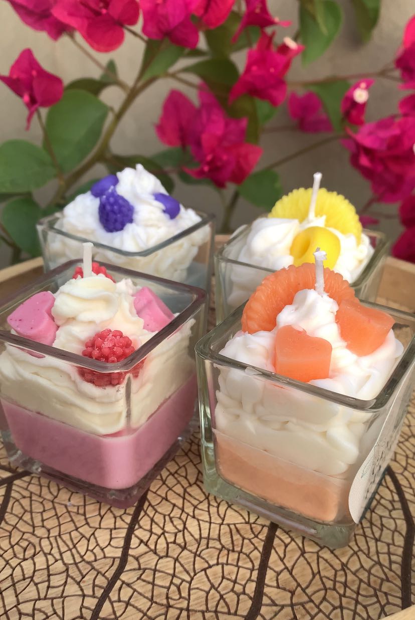 شموع زجاجيه معطره