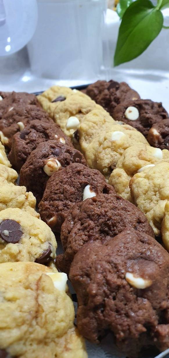 ‏‎خُذْ من فرَحي ما شِئتْ حتى يُضيء وجهُكَ .. كُن سَعيداً أنتَ اولاً ، ثُم بكْ سَأُسعَد أنا