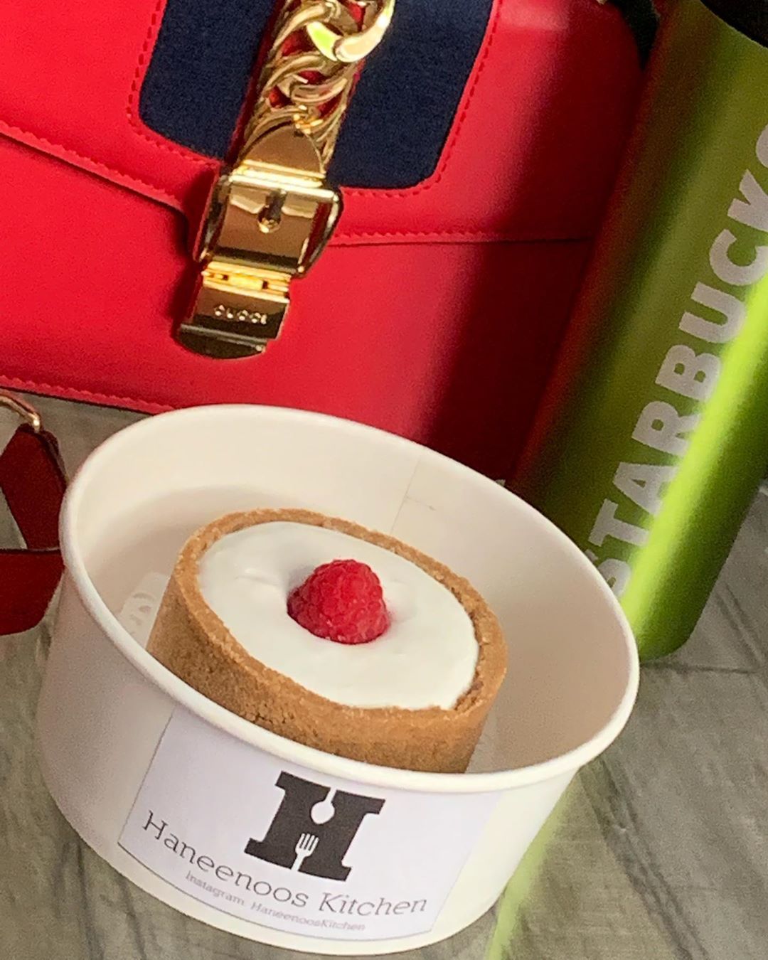 لاتنسوا تزورونا في كريت London cheesecake made by Haneenoo’s kitchen ‍#homemade #fresh #lo
