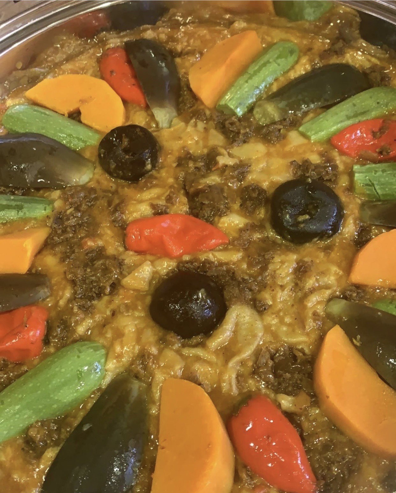 ‏مرقوق بالخضار