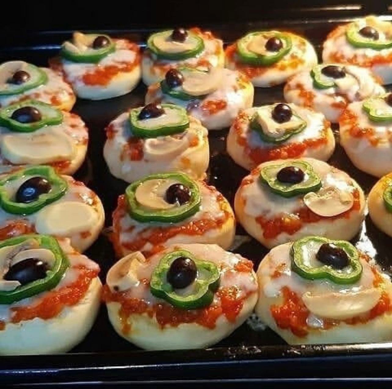‏بيتزا الطلب قبلها بيومين