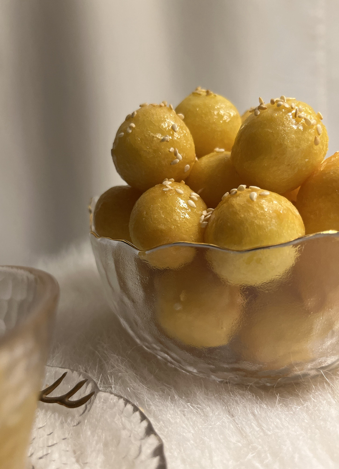 للطلب عن طريق الواتس او الانستا