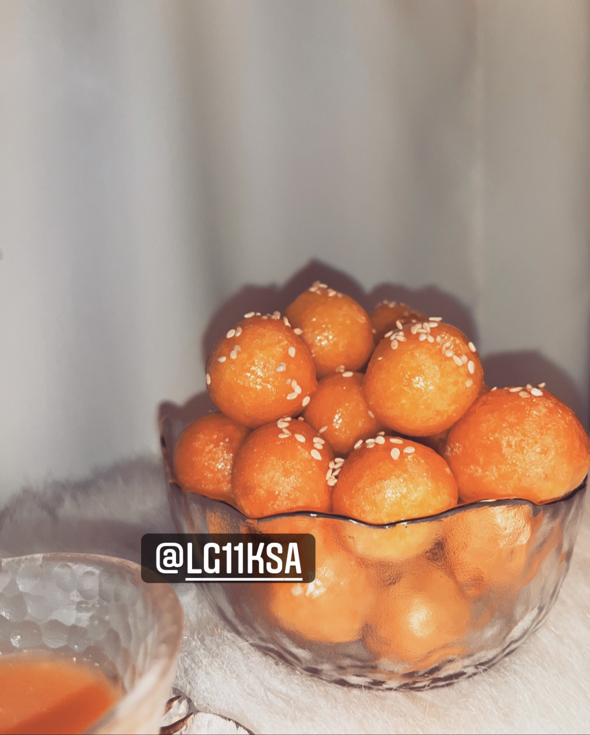 لطلب واتس او الانستقرام