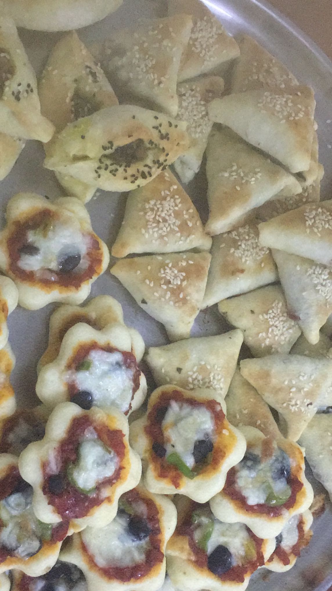 معجنات مشكله الكيلو ٦٥ ريال