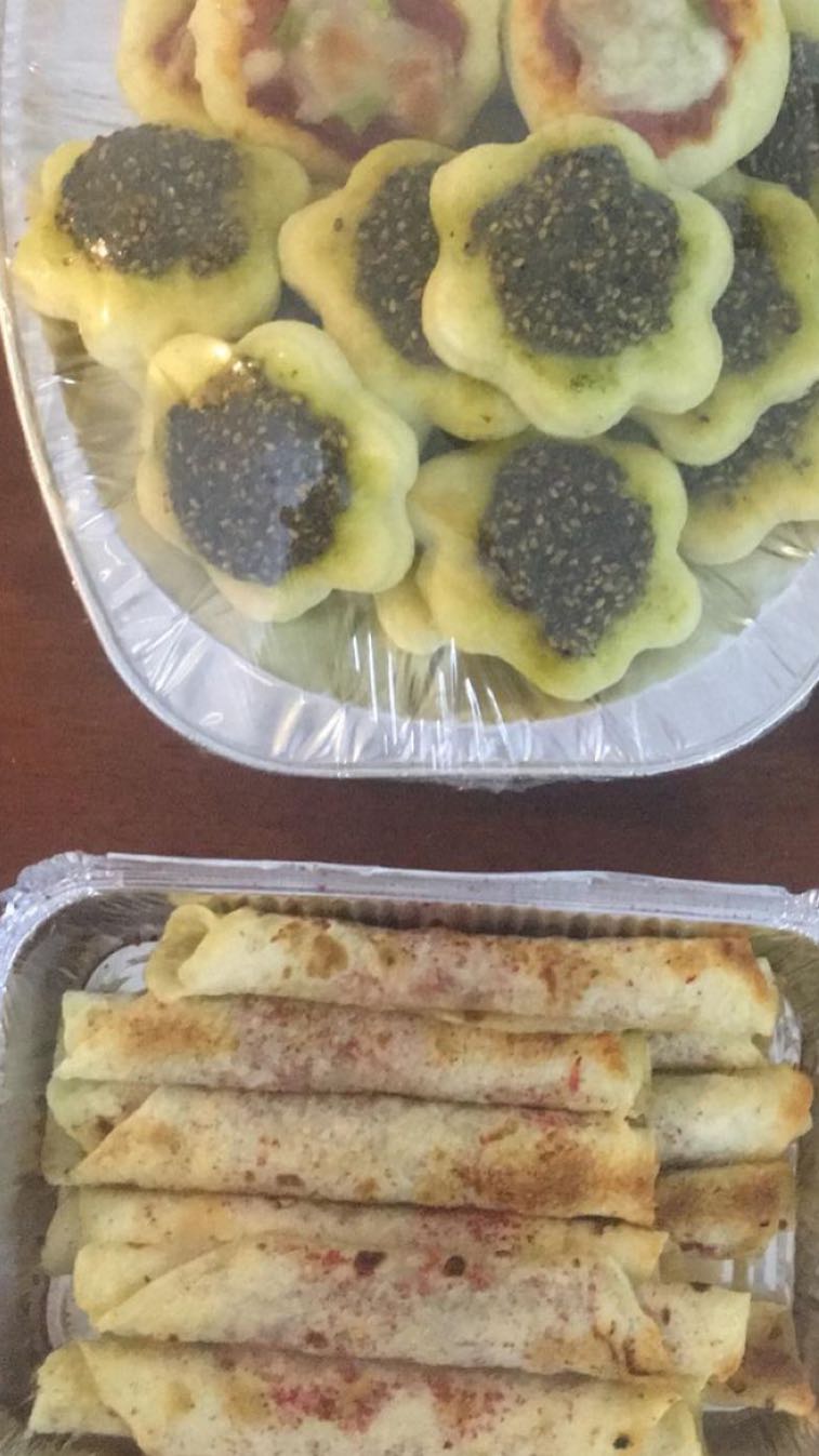 بيتزا وفطائر مشكلة الكيلو ب٦٥ لفائف المسخن الحبه ٣ ريال