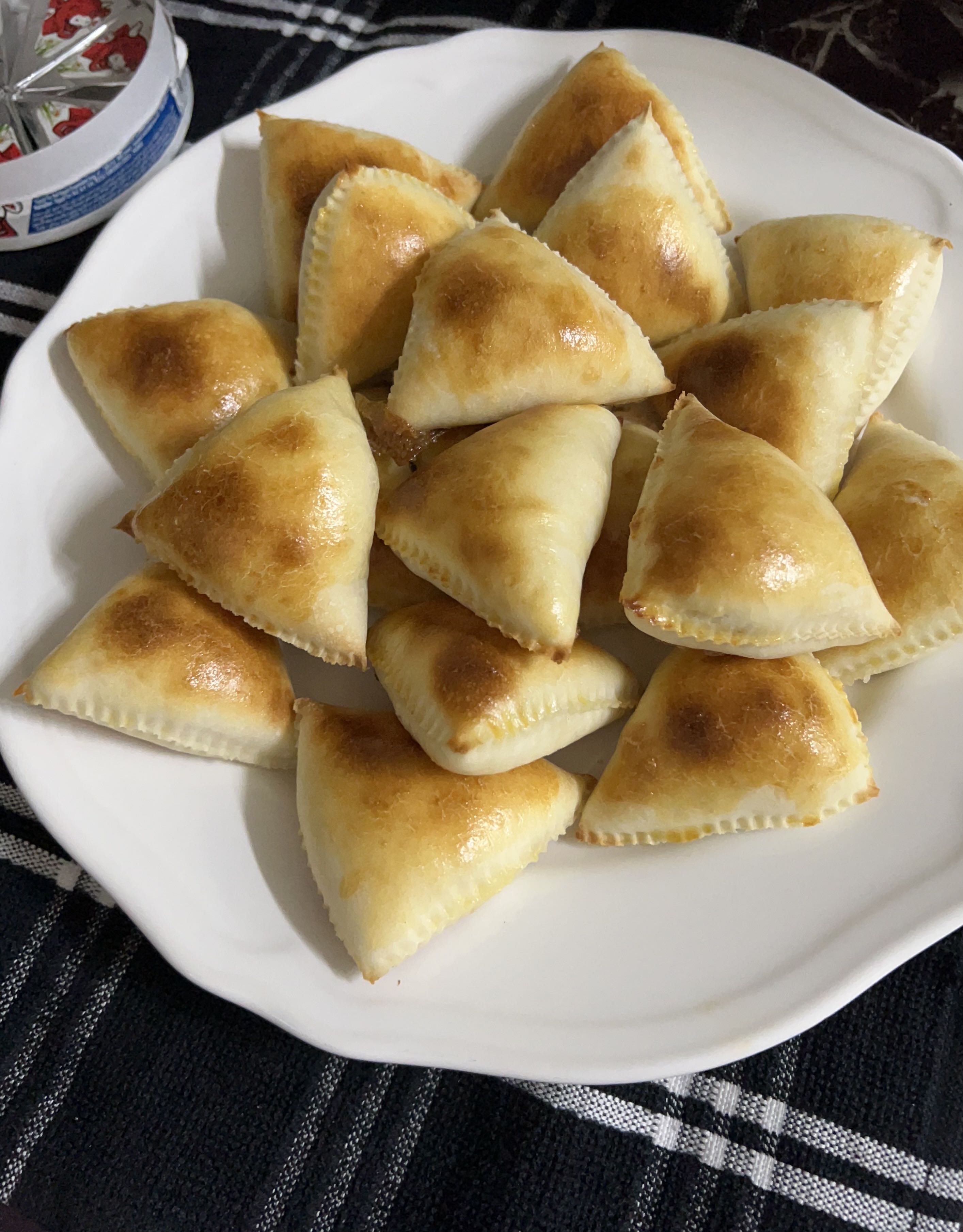 سنبوسة جبن بالفرن