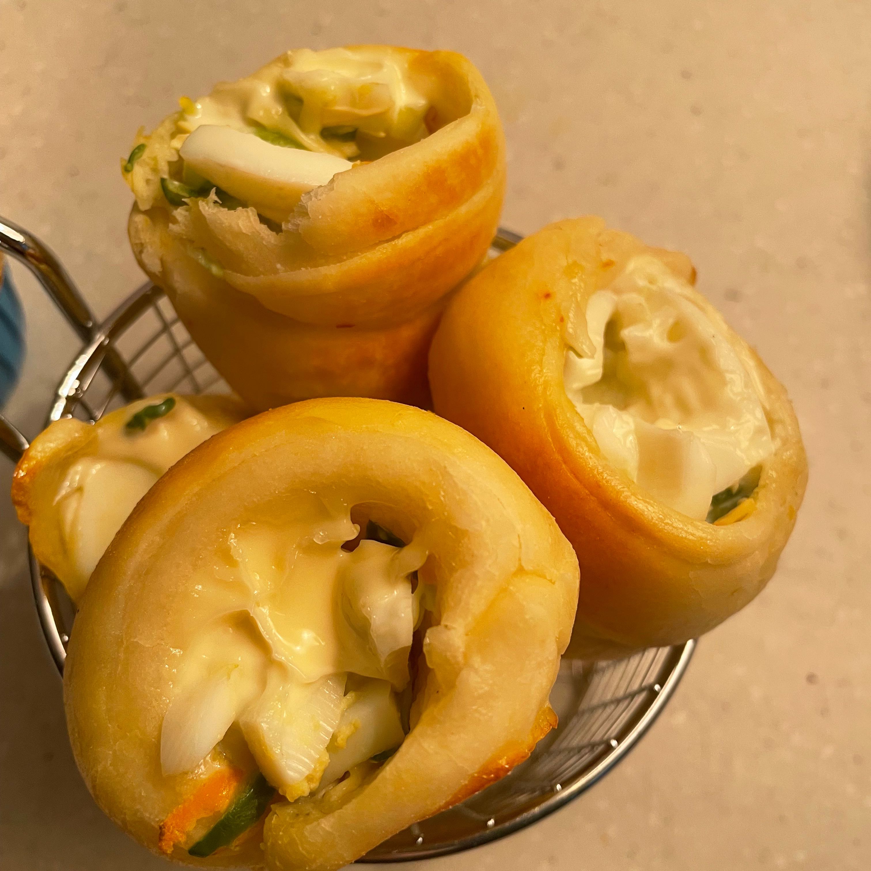 معجنات محشيه بالبيض والخيار والجزر لذيذه جداً الحشوه على حسب الطلب 🤤❤️