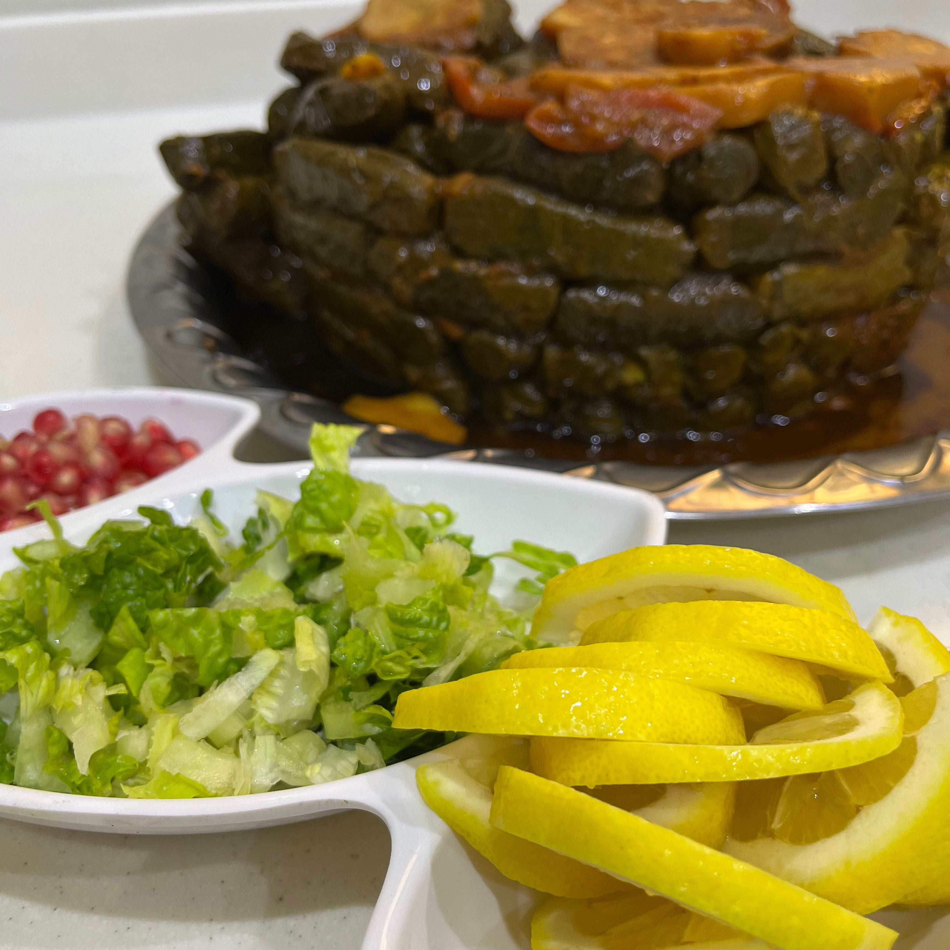 ورق عنب بدبس الرمان واليمون