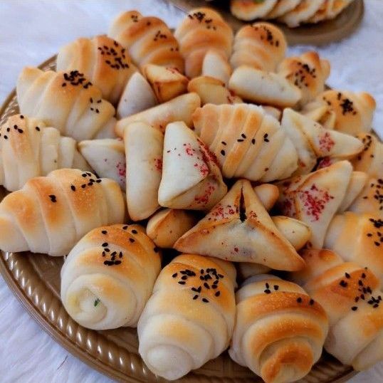 صحن وسط معجنات مشكله