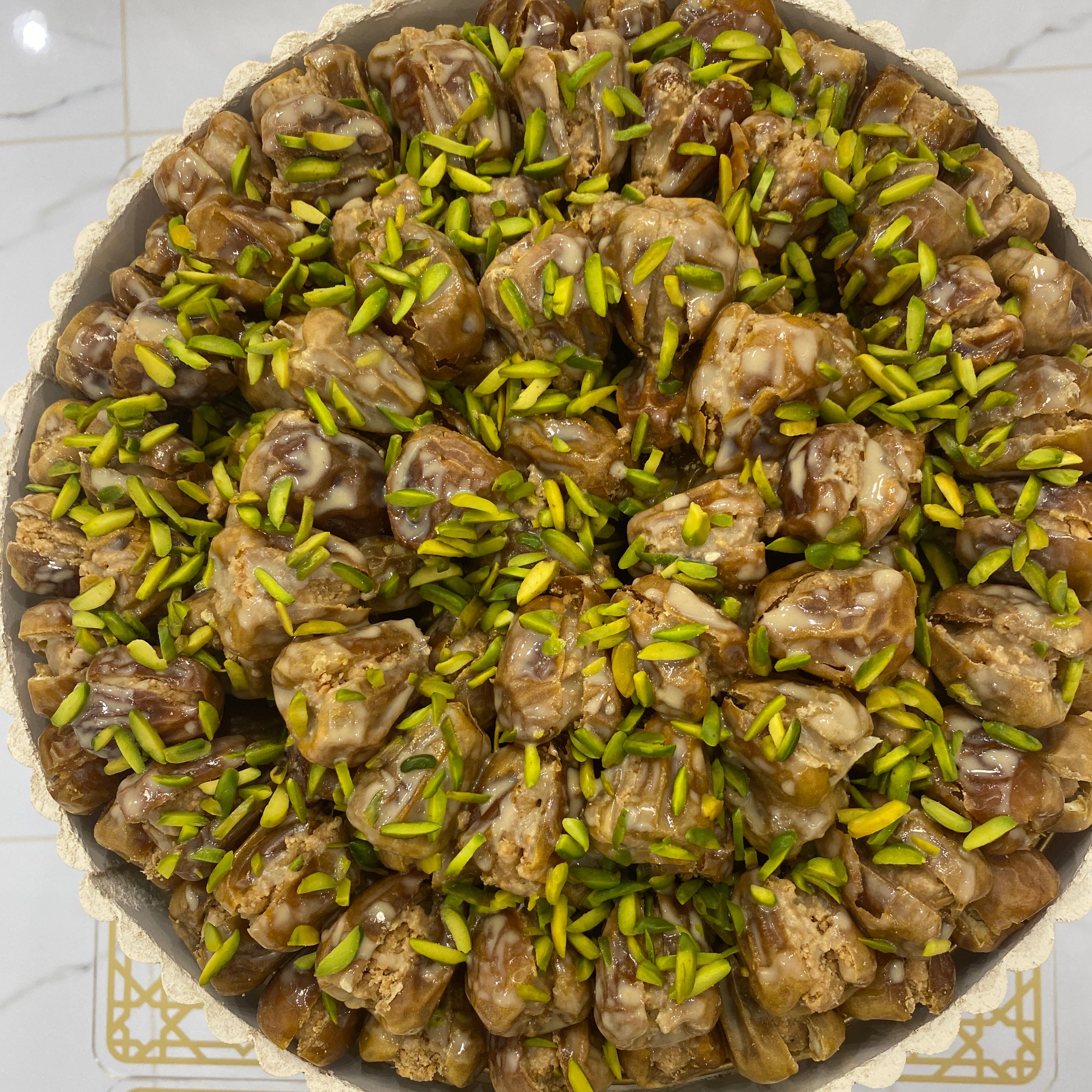 تمر محشي للمناسبات