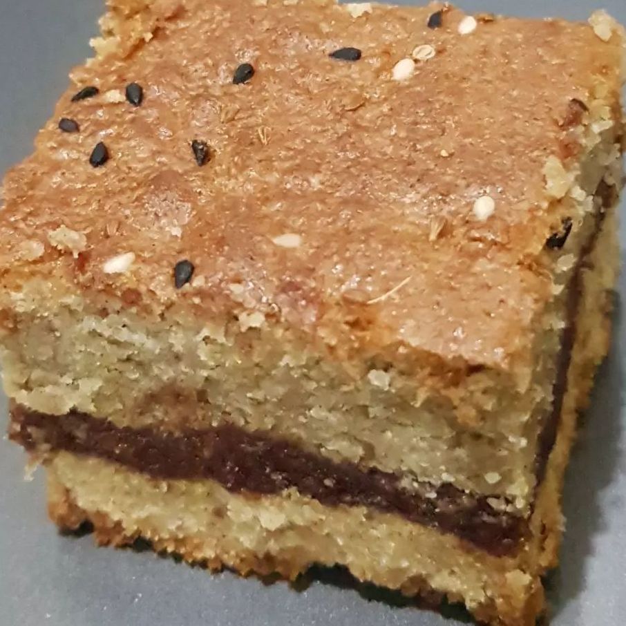 كيكة دخن محشية بالتمر