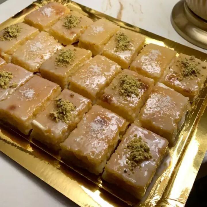 متوفر الحجم الكبير _الوسط بسبوسه