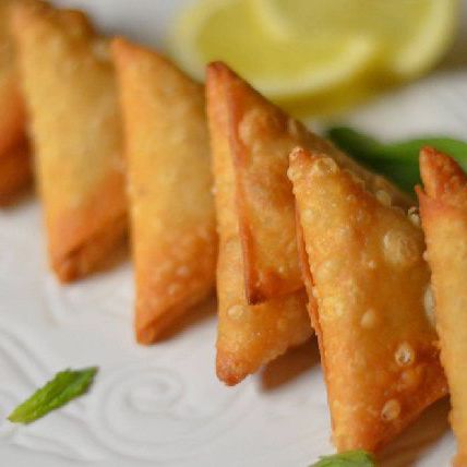 سمبوسة بحشوات متنوعة