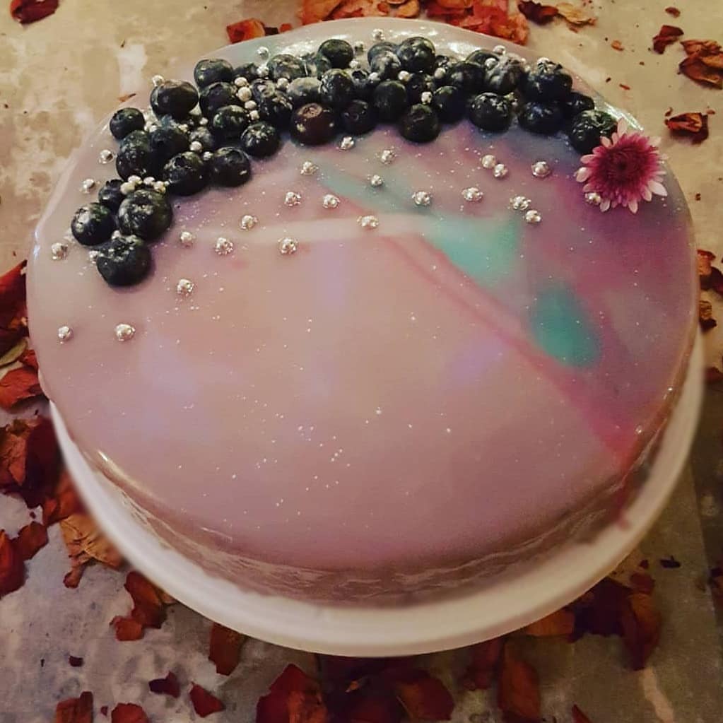 ⁣ ♡ ⁣موس كيك بالشوكلاته والبراونيز وطبقه بندق محمص⁣ ♡ للطلب التواصل عن طريق الدايركت او ال