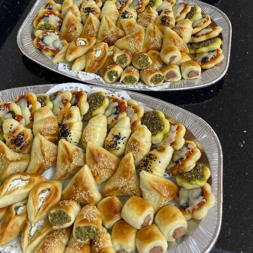 معجنات لذيذة وقطنيه بحشوات متنوعه