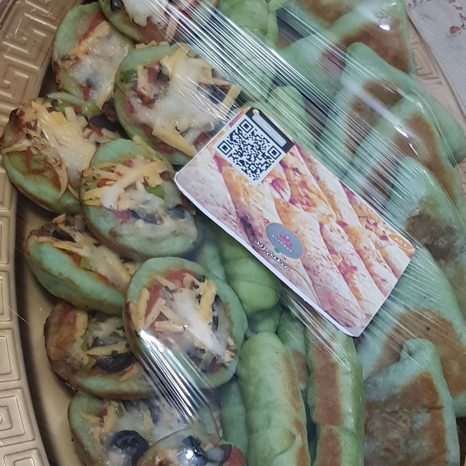 فطائر مشكله سبانخ وبيتزا وجبنه