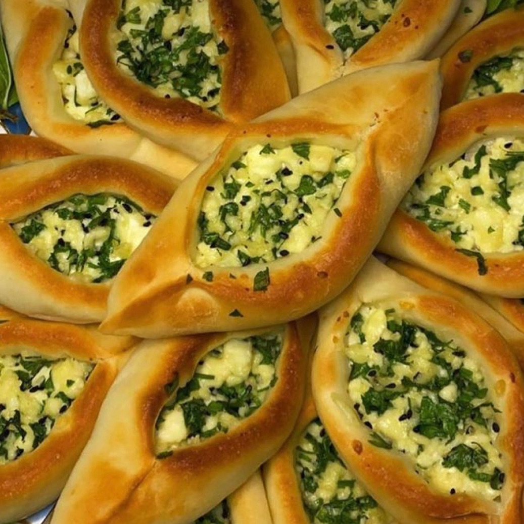 فطاير مشكل اجبان بالبقدونس