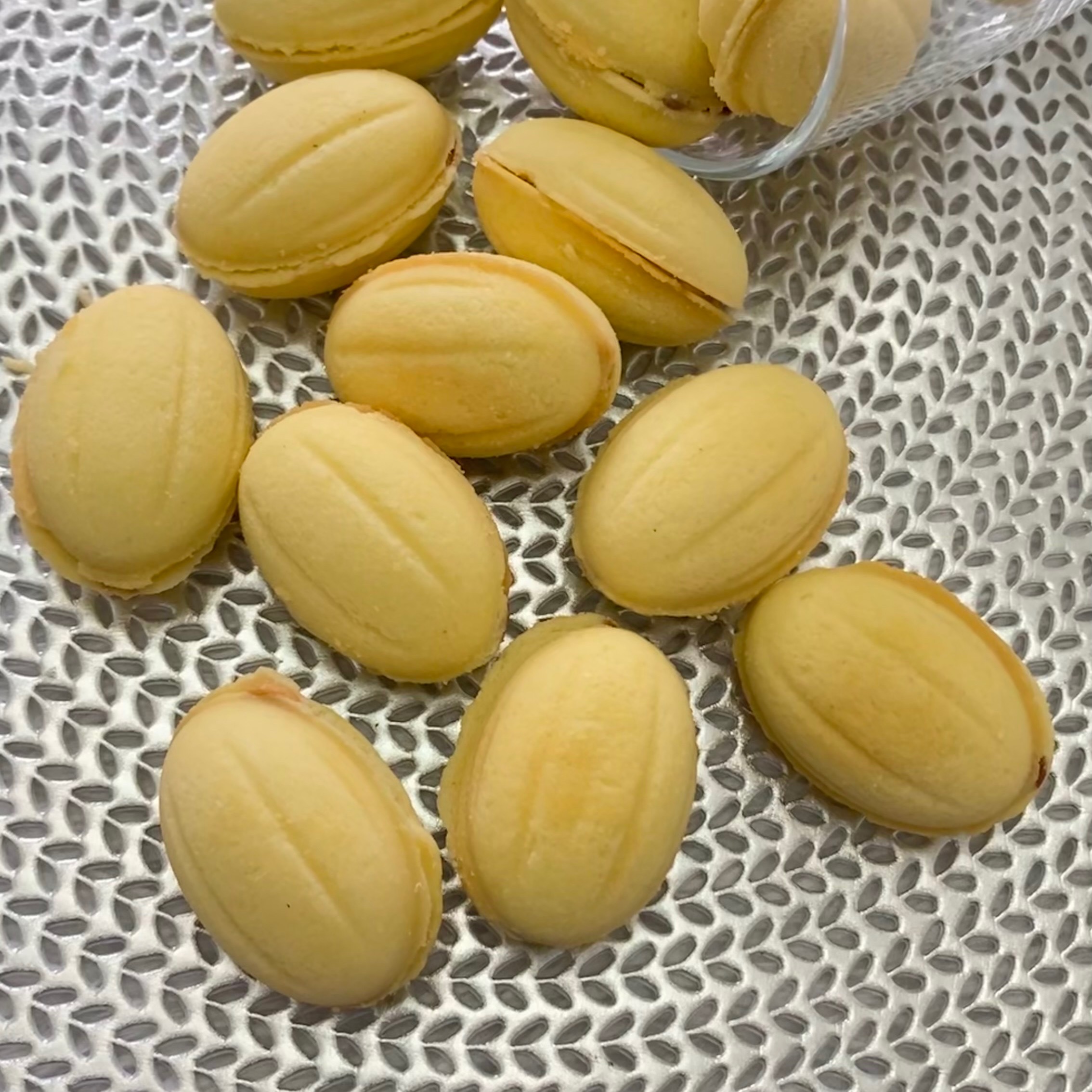 جوزيه متوفره ب ثلاث حشوات نوتيلا لوتس توفي الكيلو