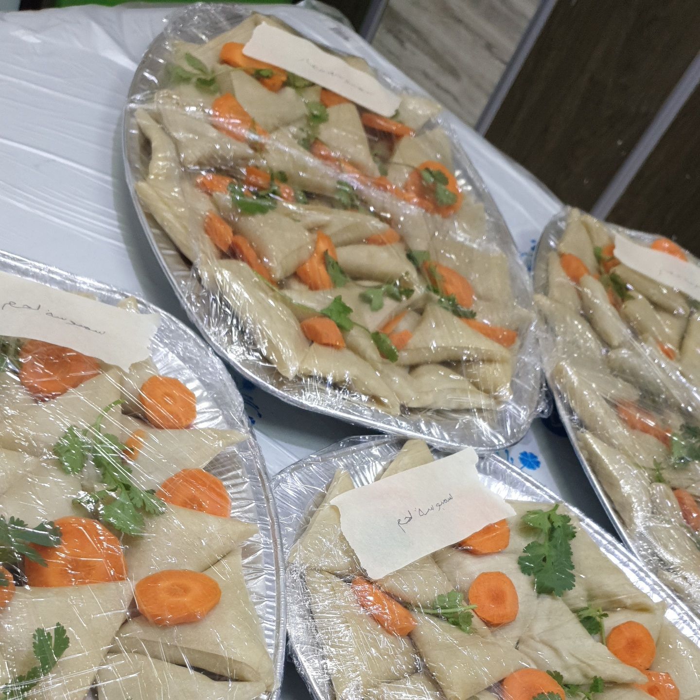 سمبوسة لحم . دجاج . جبن . خضار