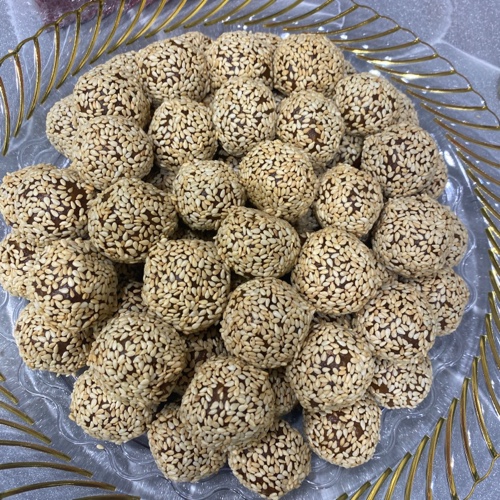 كور التمر المحشي بالطحينة