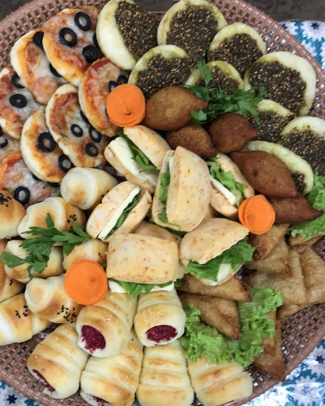 #فطاير #فطاير #مقبلات_خفيفه #خفايف #ورق_عنب #ملفوف #صواني #بوفيهات #تقديمات_ضيافه #تقديمات