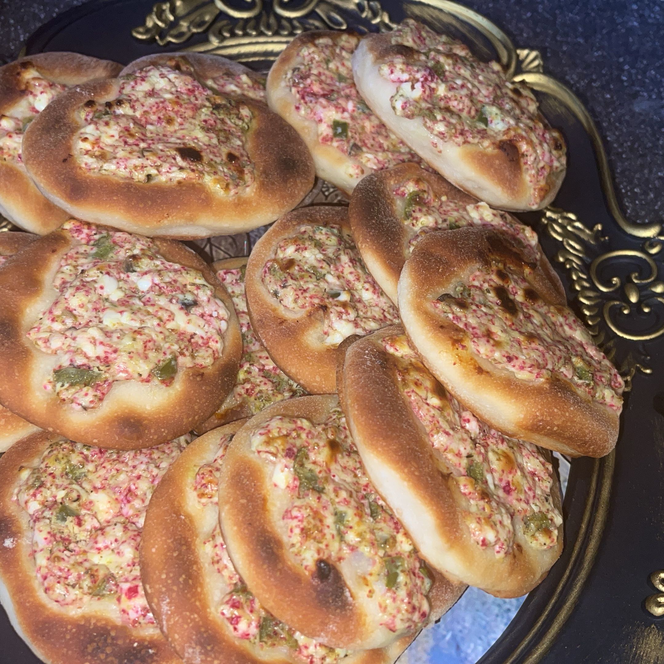 ‏فطاير جبنة الصحن ٥٠