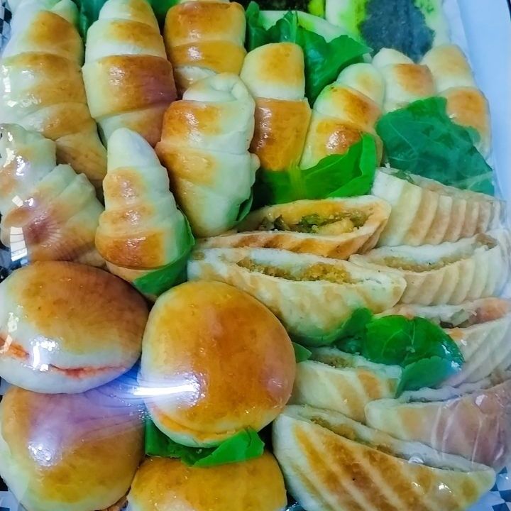 تشكيله من المعجنات والفطاير طازجه يومياا