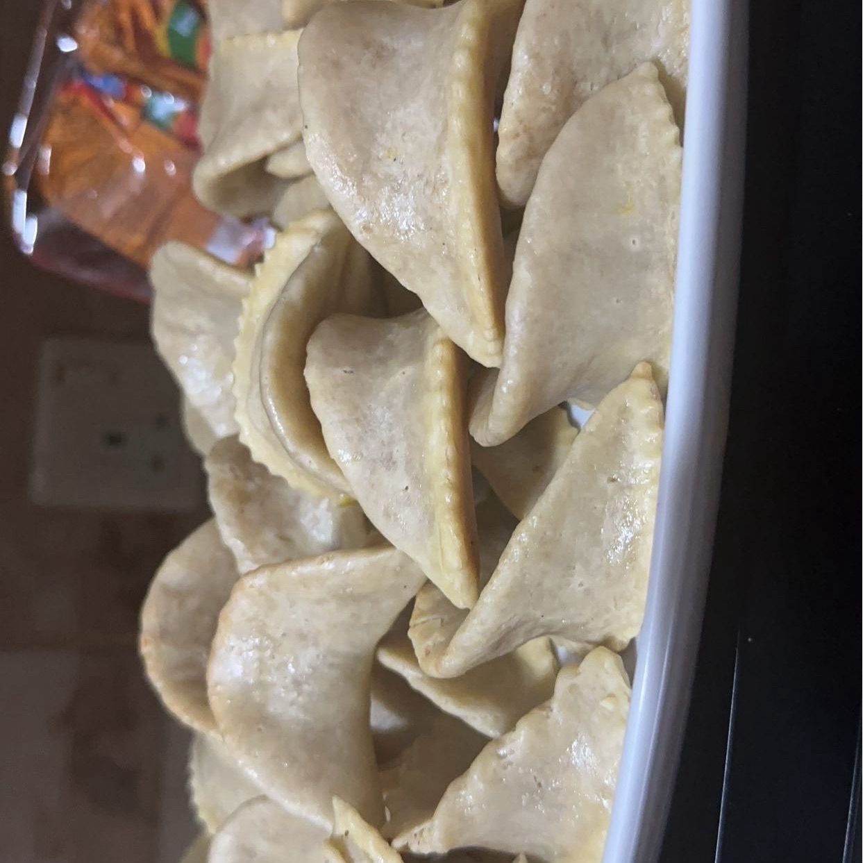 كعب الغزال باللوز