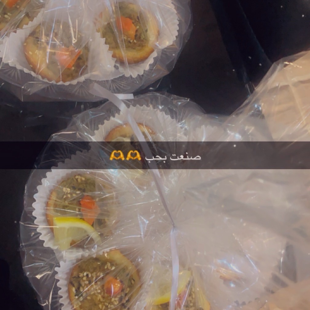 متوفر عندي عيش باللحم لمناسباتك الحبه ب ٣ ريال