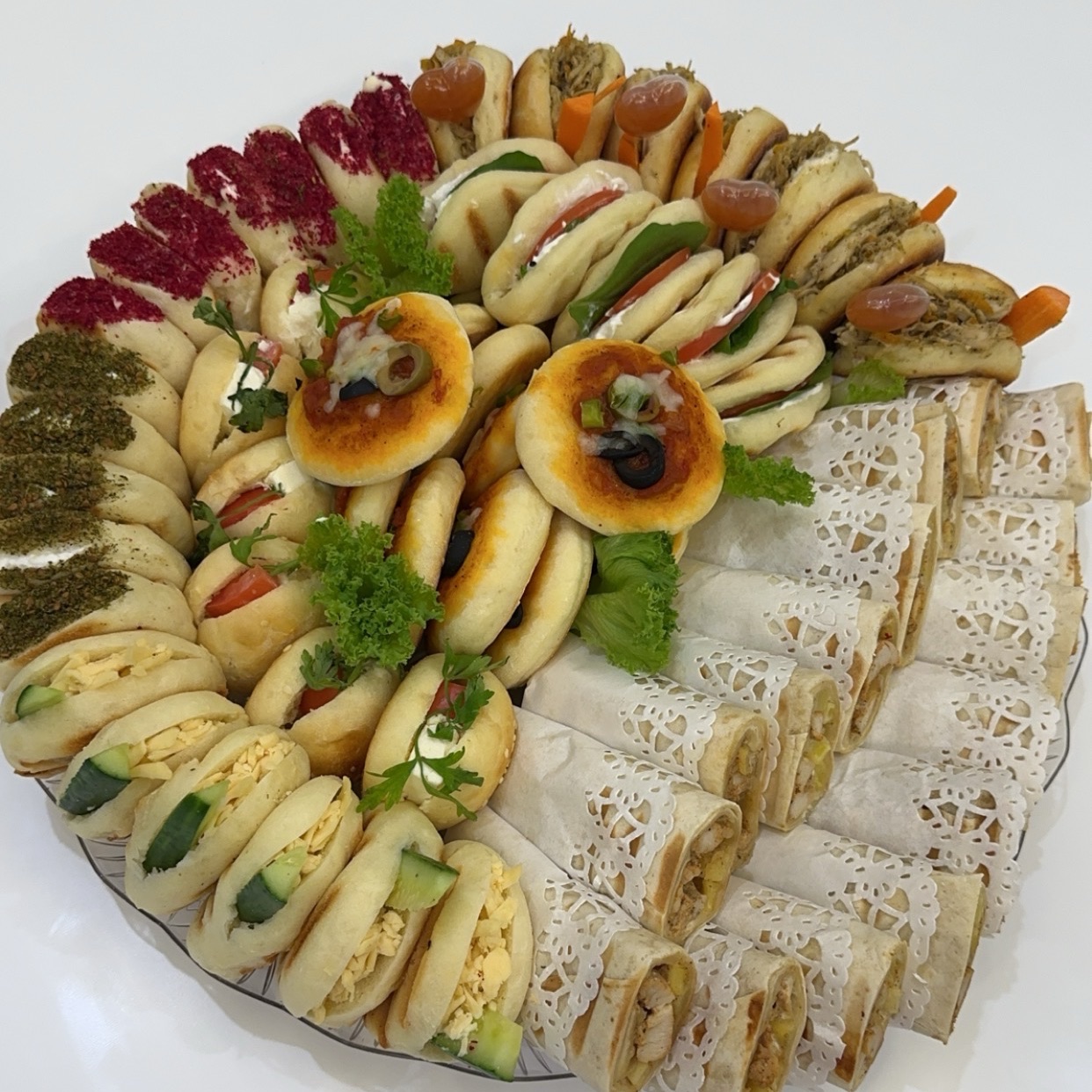 فطاير مشكله وشاورما😋😋😋 (لبنه-لبنه بالزعتر-جبن سائل بالسماق-جبن كريمي-بيتزا-دجاج-شيدر )