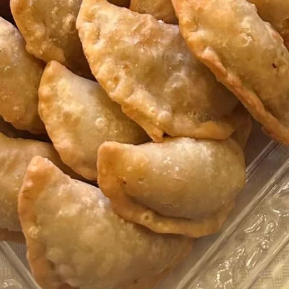 بف لحمة او دجاج او جبنه او مكس اجبان