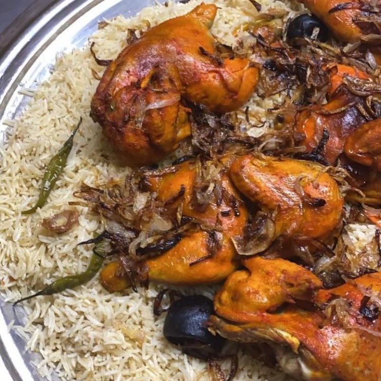 رز مع دجاحح كامل
