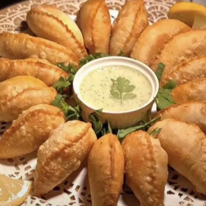 سمبوسه البف بالدجاج الحشوه حاره او بارده ويجي منها مفرزنات