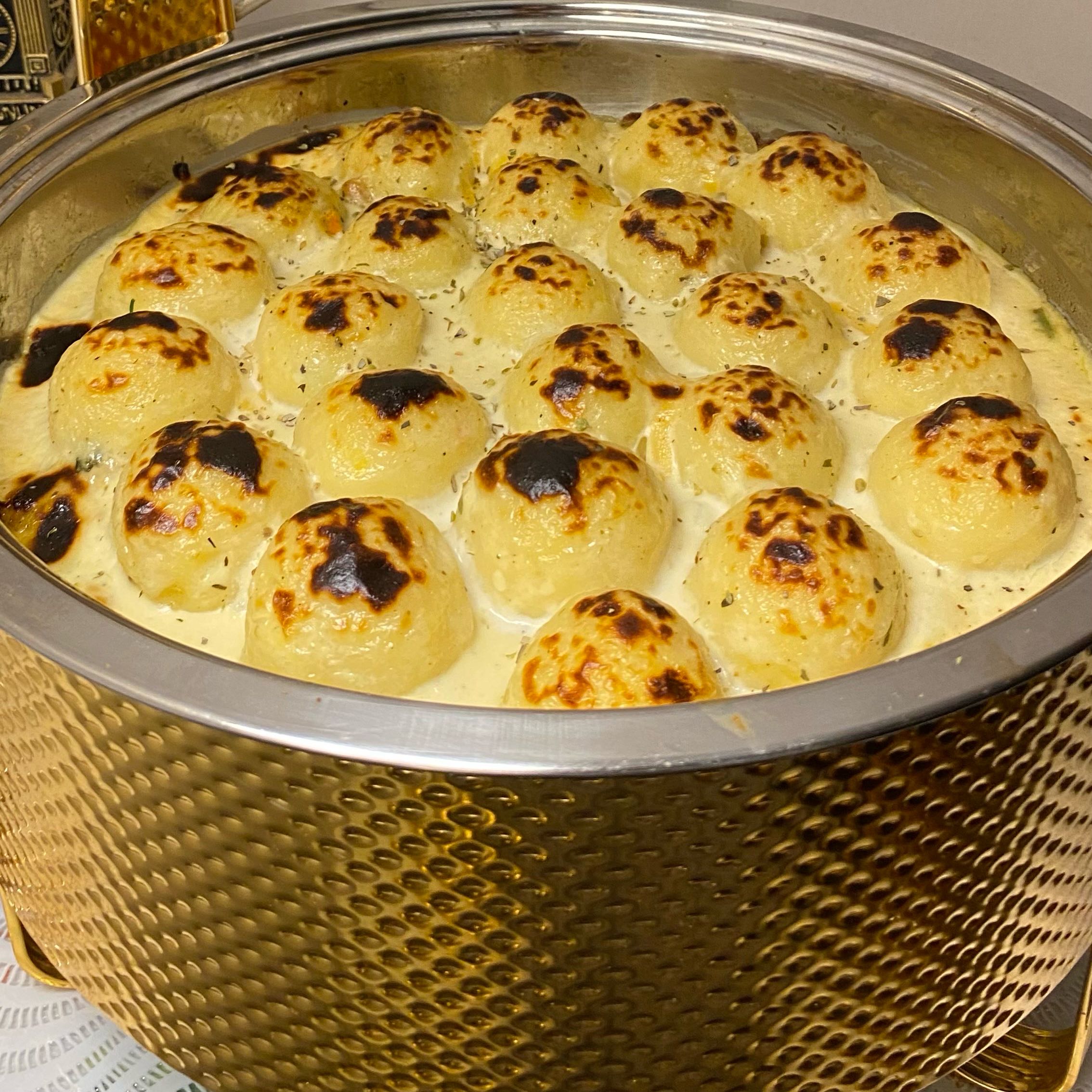 كرات بطاطس بالصوص اللذيذ والجبنه