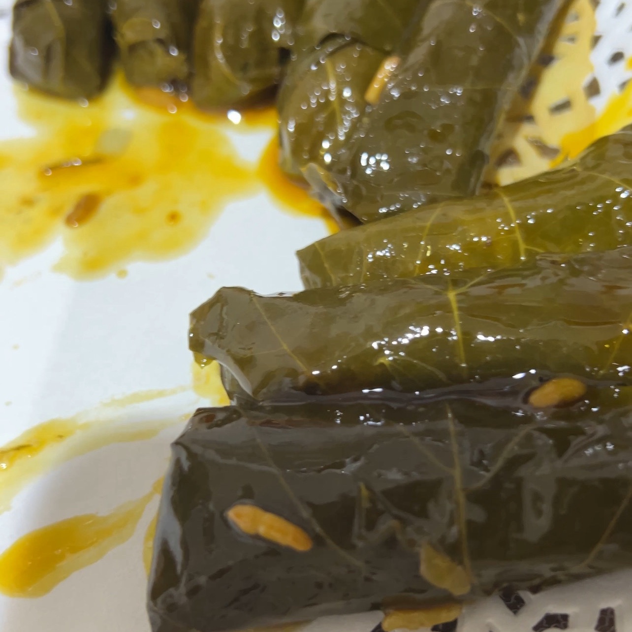 الطعم واللون يناسب عشاق ومتذوقوا ورق العنب صنع بكل حب الطلب ٥٠ حبة فأكثر