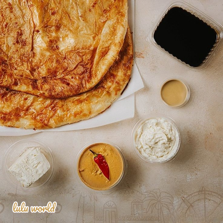 فطير مشلتت مصري بأيدي مصرية علي اصولة وطازج يتم تجهيز حسب الطلب ...