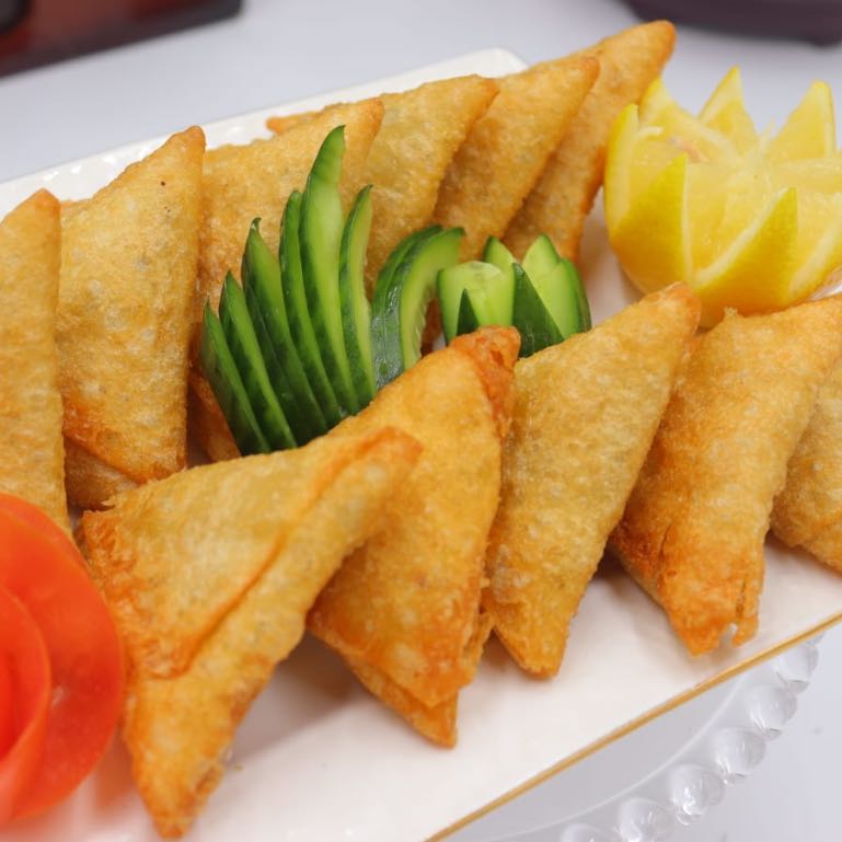 سمبوسة دجاج بالحبه