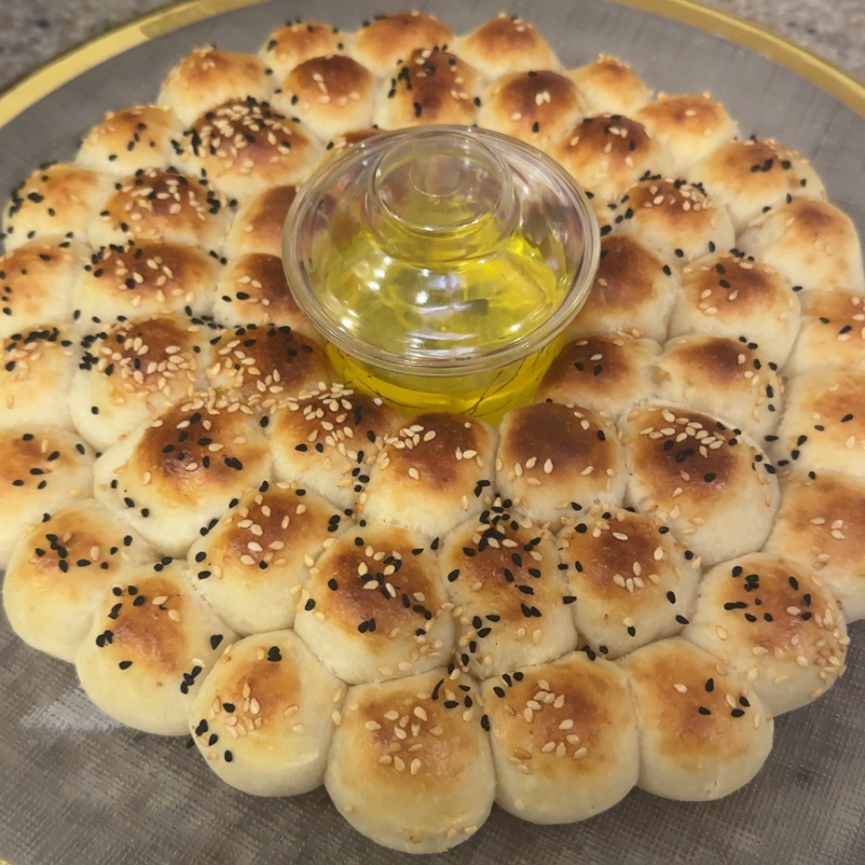 خلية نحل بالجبنة