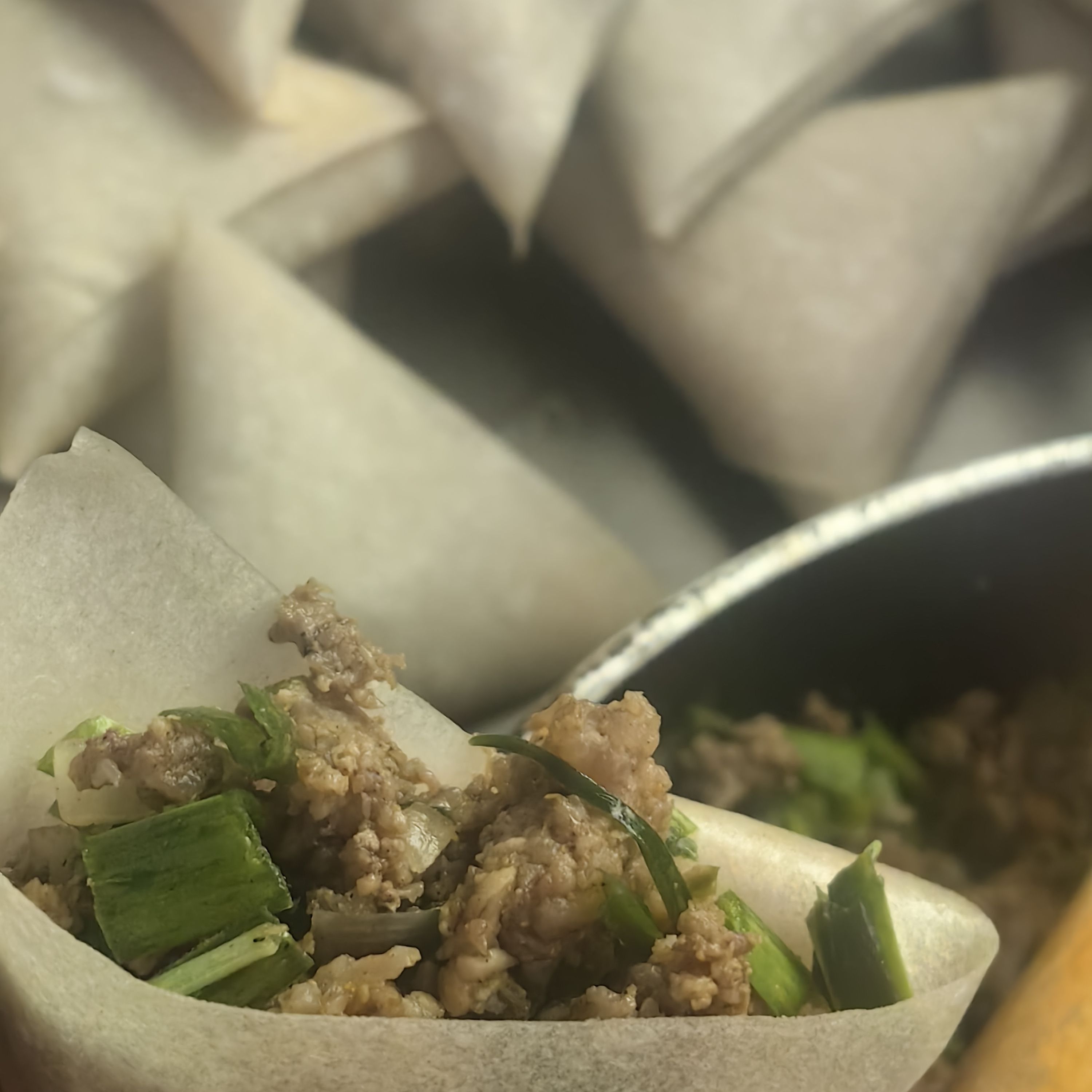 سمبوسة لحم 😋٣٠حبة بـ٣٥﷼