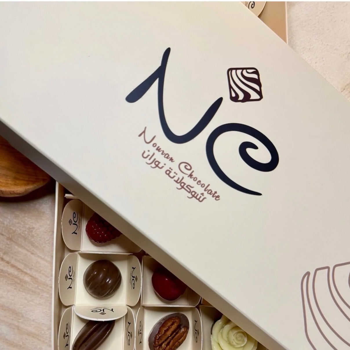 زوروا متجرنا الإلكتروني الموجود فالبايو 📌 وتمتعوا بالشوكولاتة البلجيكية المحشية بالنكهات