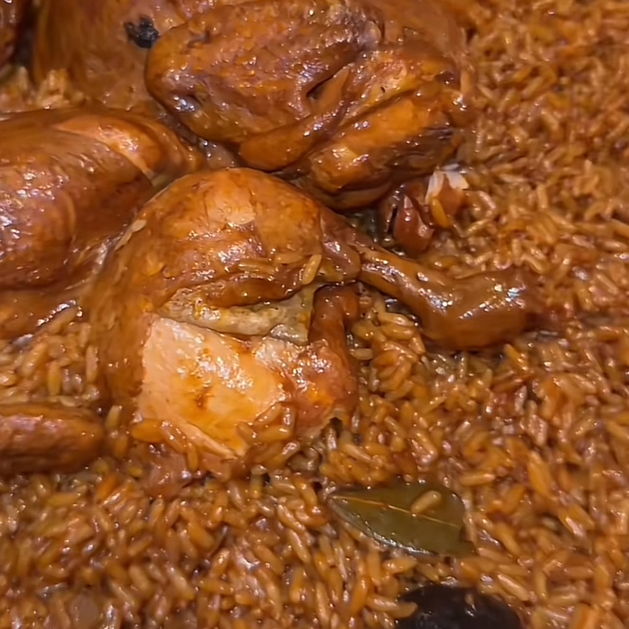 مظغوط دجاج أحمر او ابيض رز ابو كاس او رز أبو بنت حسب الطلب يوجد توصيل