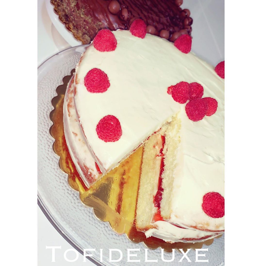 - كيكة الفانيلا اللذيذة | بسعر 150 ريال✨ #لوتس #كرات_اللوتس #كيكة_الزبادي #حلا #بسبوسة #ب
