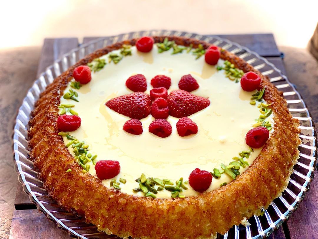 بسبوسة لذيذة بصوص الزعفران ب 90 ريال #لوتس #كرات_اللوتس #كيكة_الزبادي #حلا #بسبوسة #بسبوسة
