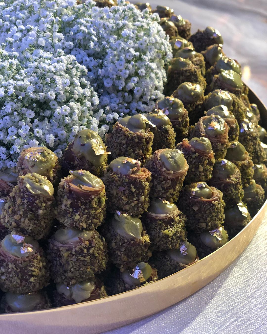 تشرفنا بضيافة إحد العوائل الكريمه في الرياض #chocolates #chocolate #sauditrends #saudiarab