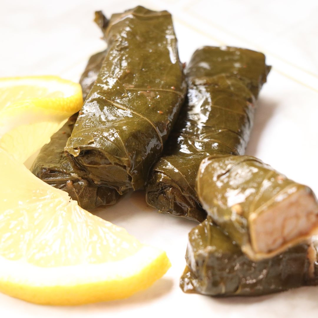 ورق عنب حامض حلو سبايسي حسب الرغبة الطلب قبل بيومين للتواصل واتس اب #طبخ #مطبخ #ورق_عنب #س