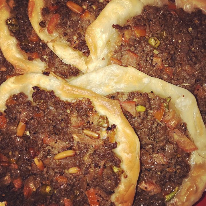 #صفيحة #صفيحة_شامية #صفيحة_شامية_بدبس_الرمان #صحتين_ع_قلوبنا