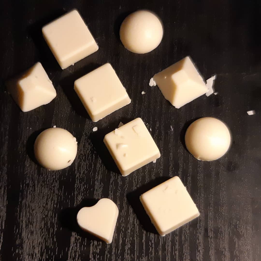 حب الشوكولاته البيضا White chocolate love ❤ #chocolatemilk #chocolate #chocolatier #chocol