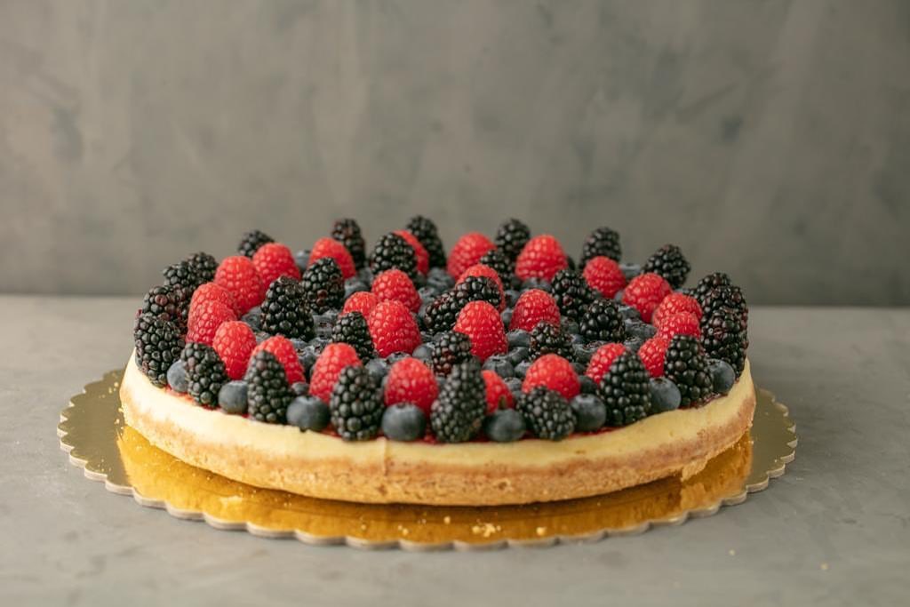 تشيزكيك بالفواكة - Fruits Cheesecake #تشيزكيك #لذيذ #فواكة #حلا #حلى #مناسبات #تشيز_كيك #ح