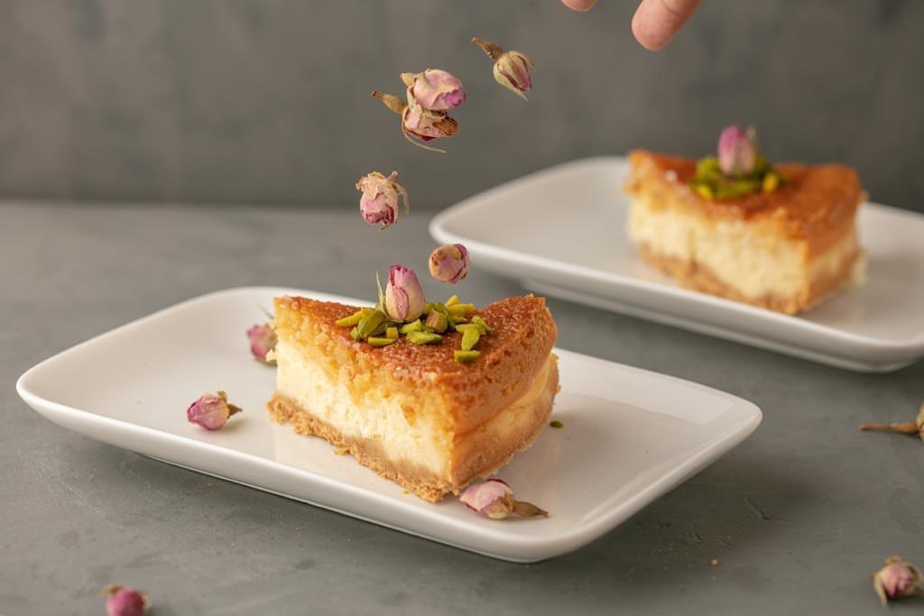 تشيزكيك بالبسبوسة - Basbousa Cheesecake #حلى #حلا #مناسبات #تشيزكيك #تشيز_كيك #بسبوسة #تشي